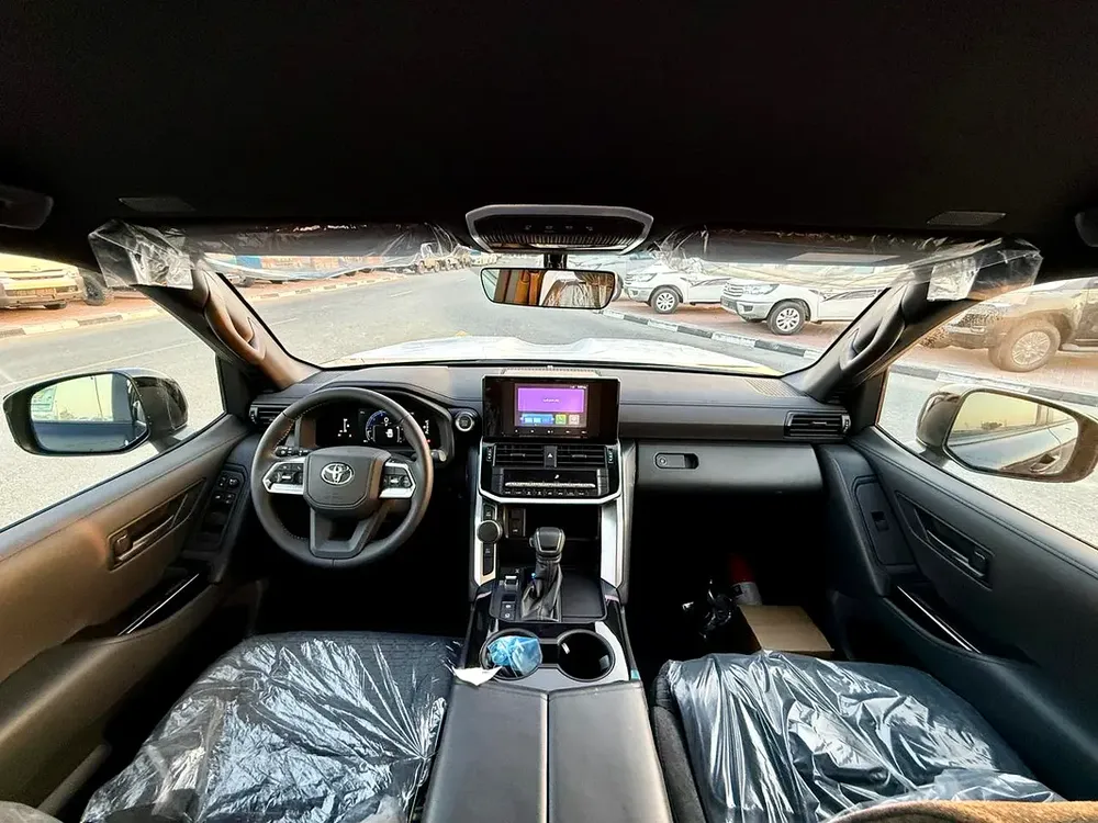 Toyota Land Cruiser GXR 2026 GCC Specs - Image 14