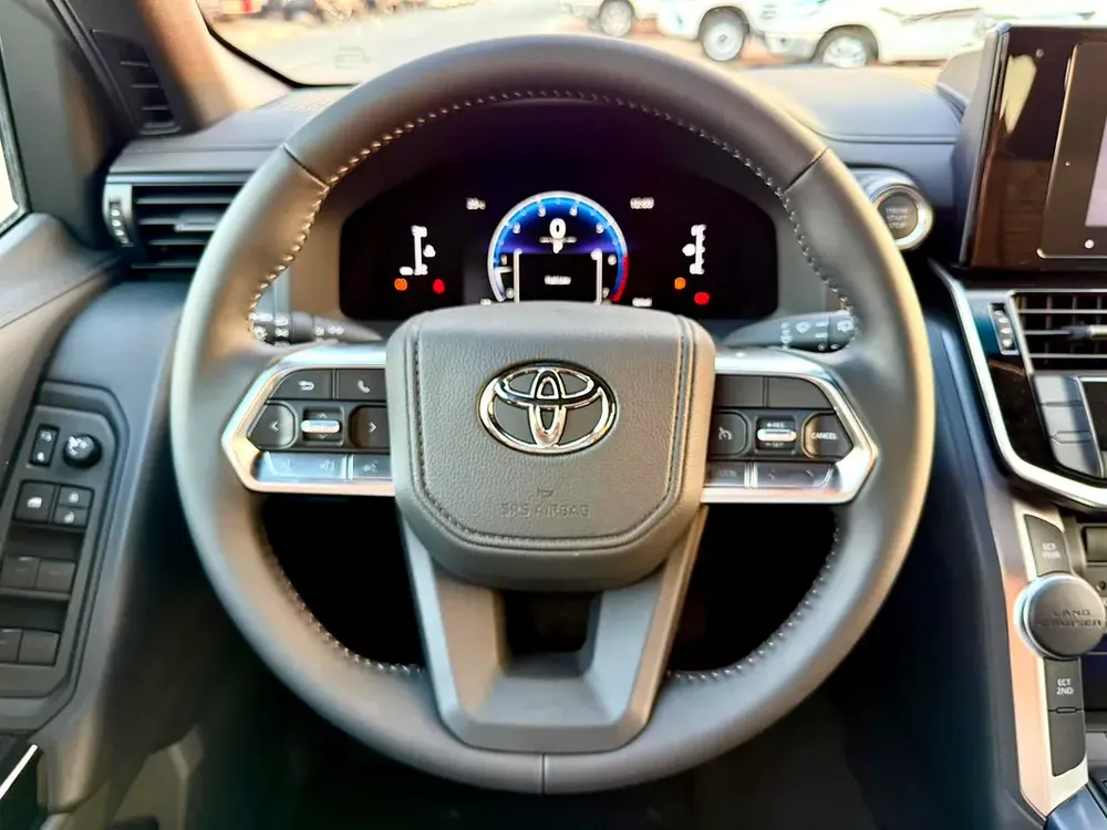 Toyota Land Cruiser GXR 2026 GCC Specs - Image 19
