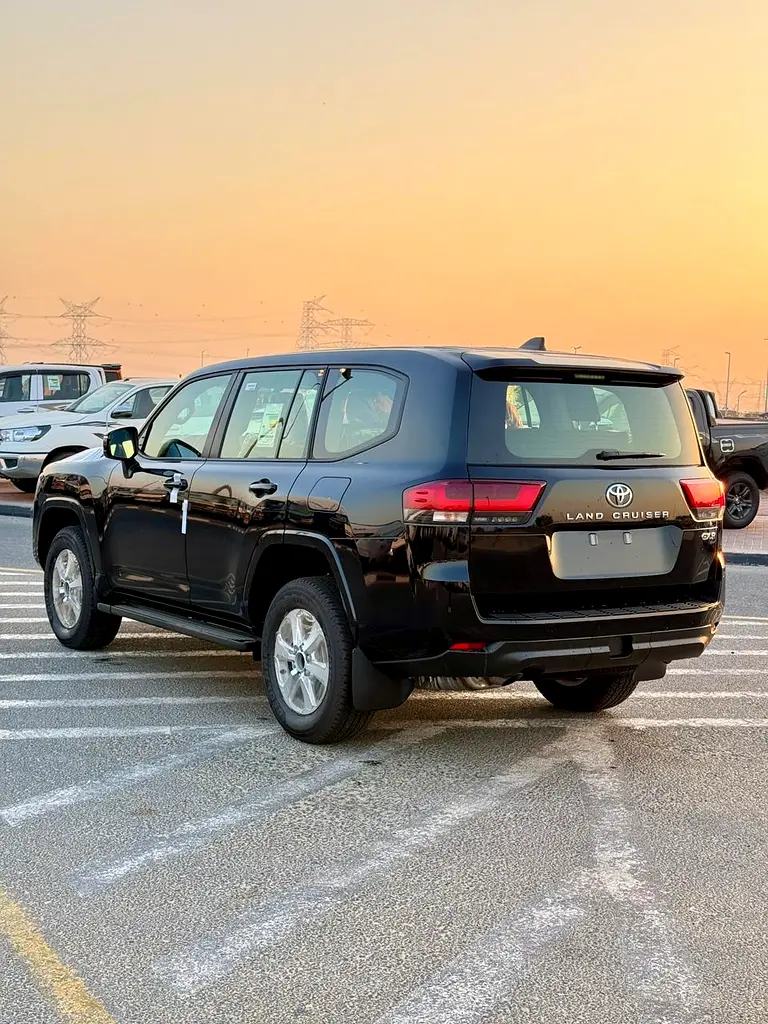 Toyota Land Cruiser GXR 2026 GCC Specs - Image 4