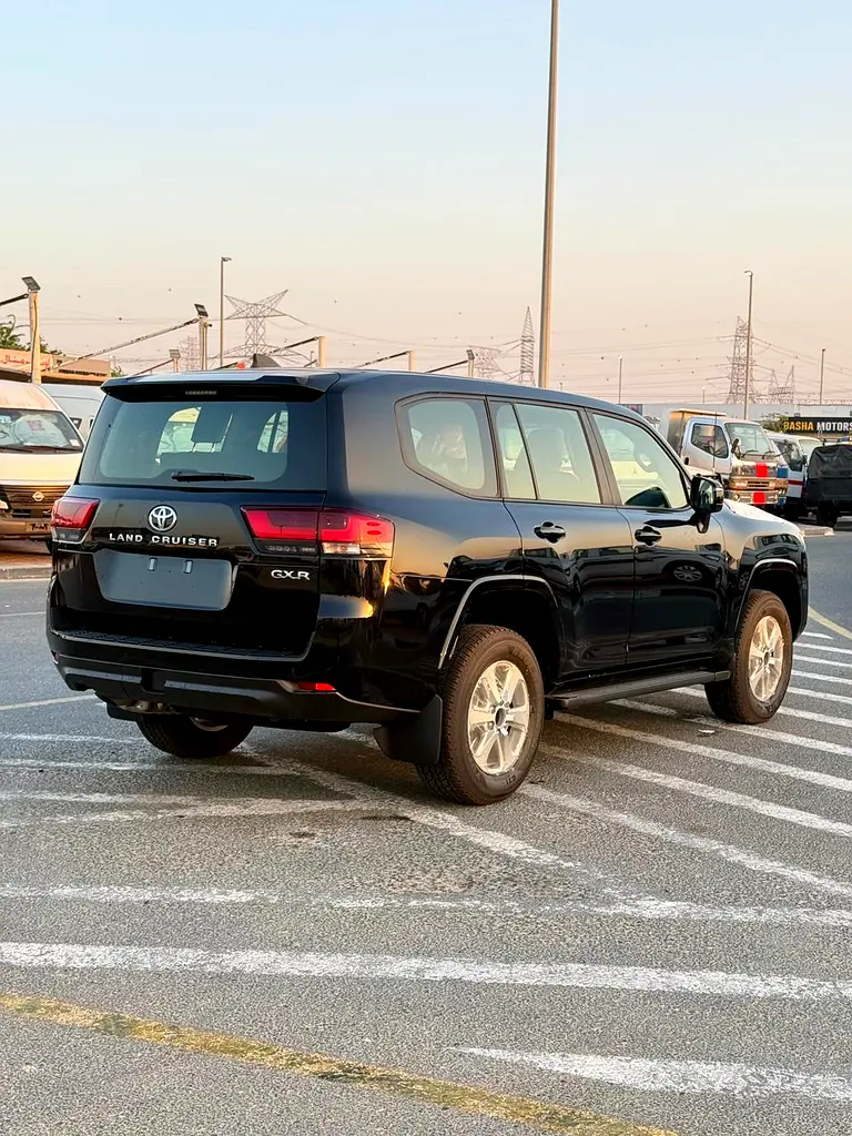 Toyota Land Cruiser GXR 2026 GCC Specs - Image 5