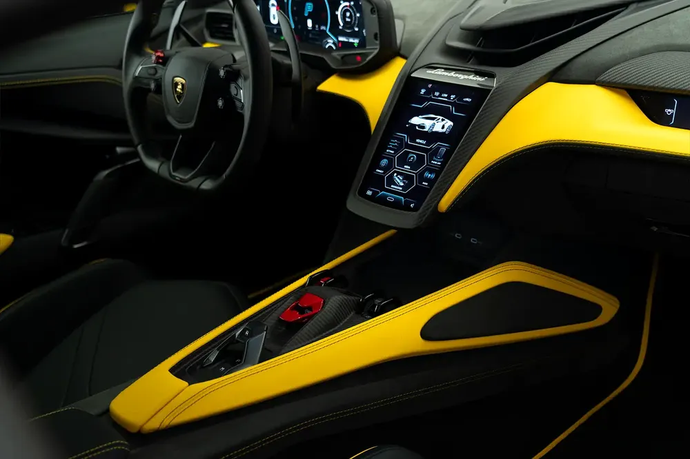 LAMBORGHINI | REVUELTO | GCC SPECS | DEALER WARRANTY + SERVICE CONTRACT - Image 12