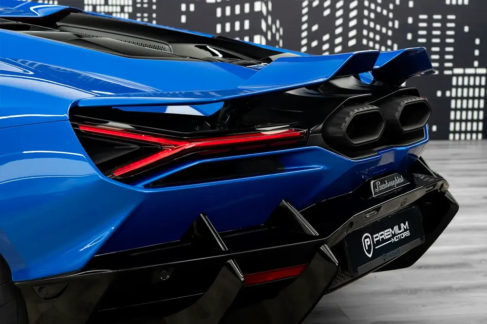 LAMBORGHINI | REVUELTO | GCC SPECS | DEALER WARRANTY + SERVICE CONTRACT - Image 17