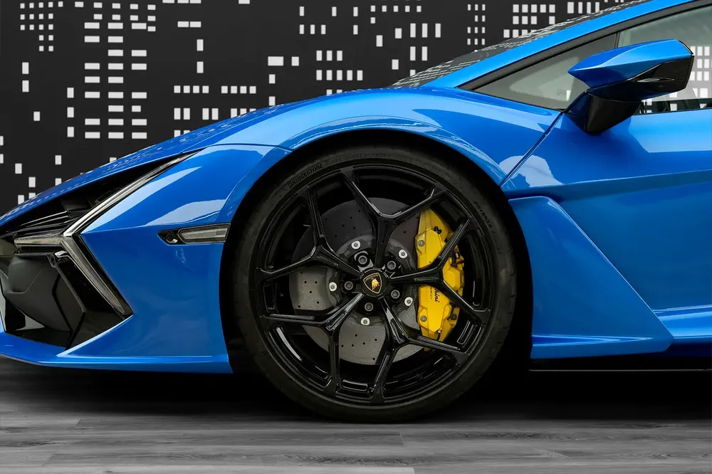 LAMBORGHINI | REVUELTO | GCC SPECS | DEALER WARRANTY + SERVICE CONTRACT - Image 20