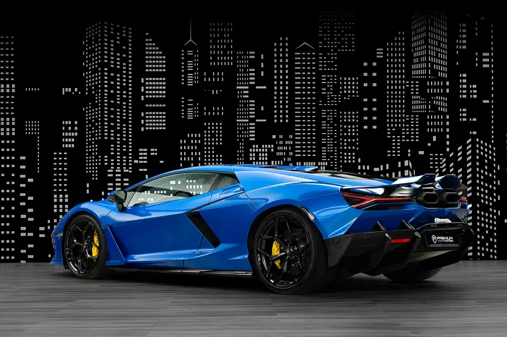 LAMBORGHINI | REVUELTO | GCC SPECS | DEALER WARRANTY + SERVICE CONTRACT - Image 4