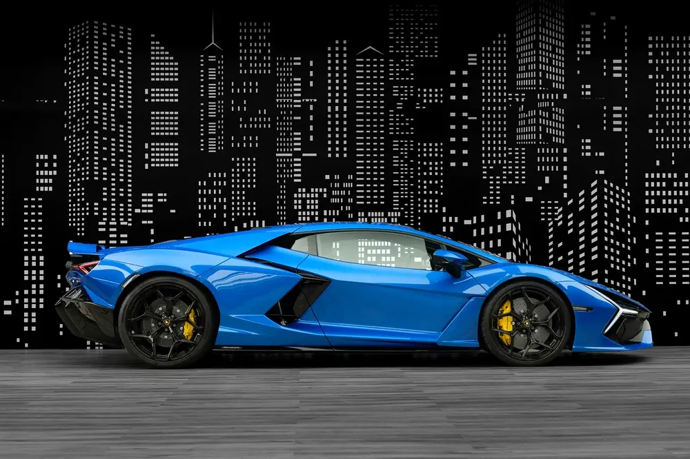 LAMBORGHINI | REVUELTO | GCC SPECS | DEALER WARRANTY + SERVICE CONTRACT - Image 7