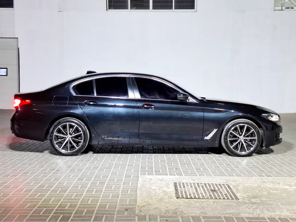 AED 2126/month | 2023 BMW 5-Series 520i | GCC Specs | Ref#404399 - Image 4