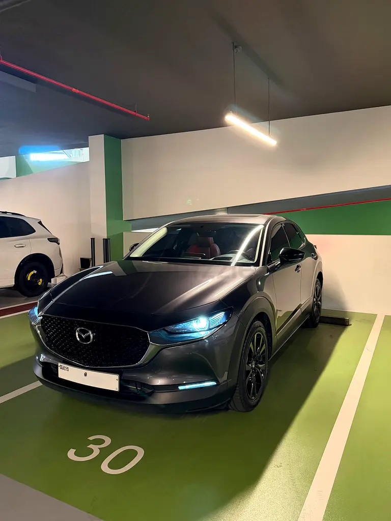 Clean Title, full service in mazda guarantee continue - Image 15