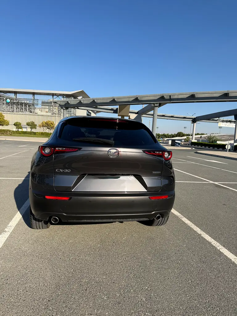 Clean Title, full service in mazda guarantee continue - Image 5
