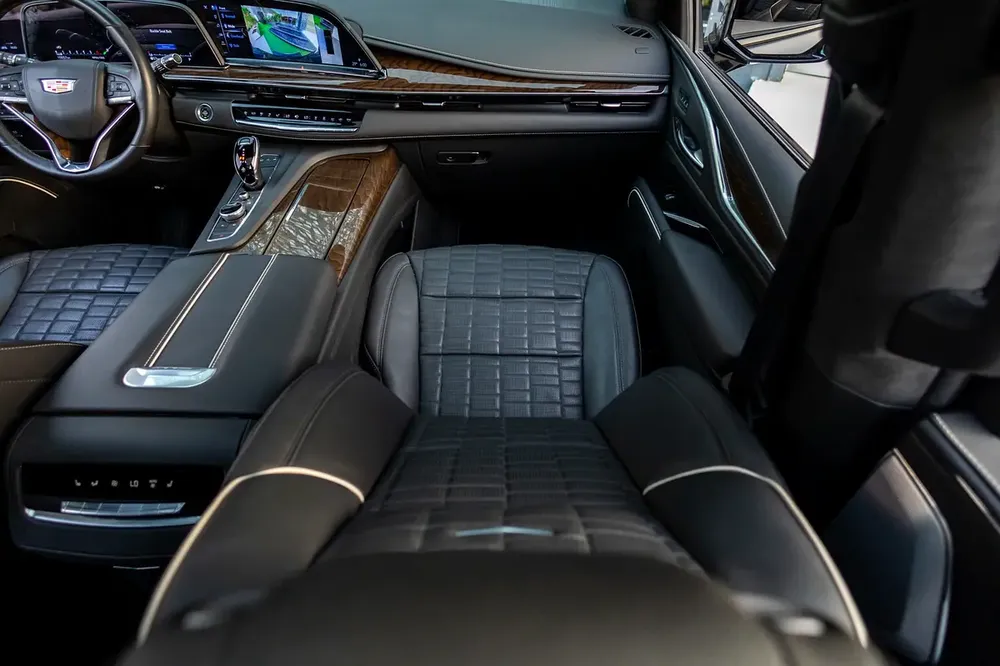 Cadillac Escalade 2024 Japanese specs | Warranty | Service Contract - Image 12
