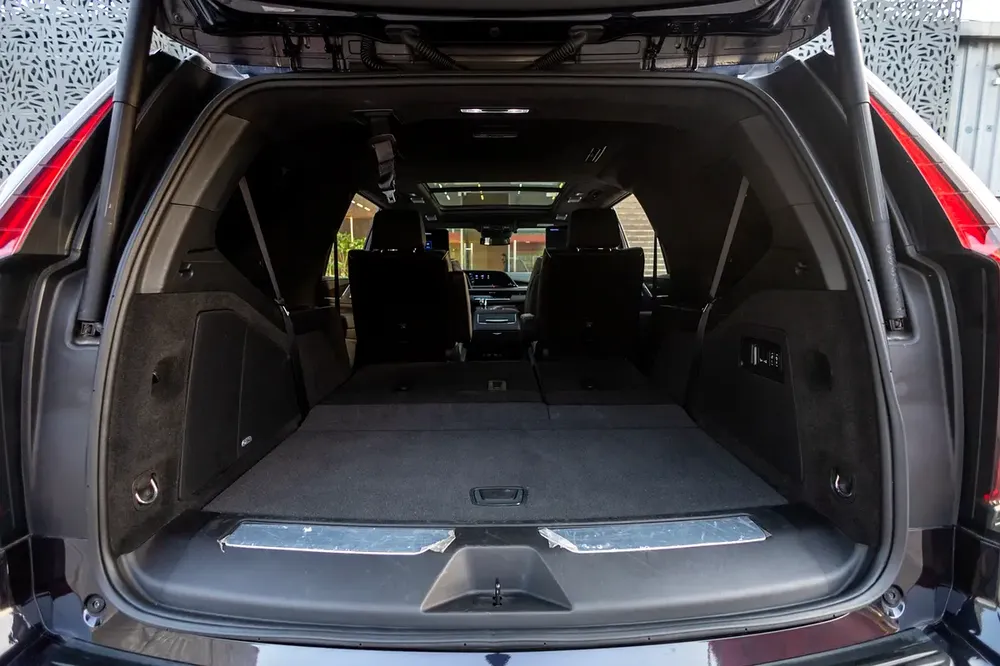 Cadillac Escalade 2024 Japanese specs | Warranty | Service Contract - Image 7