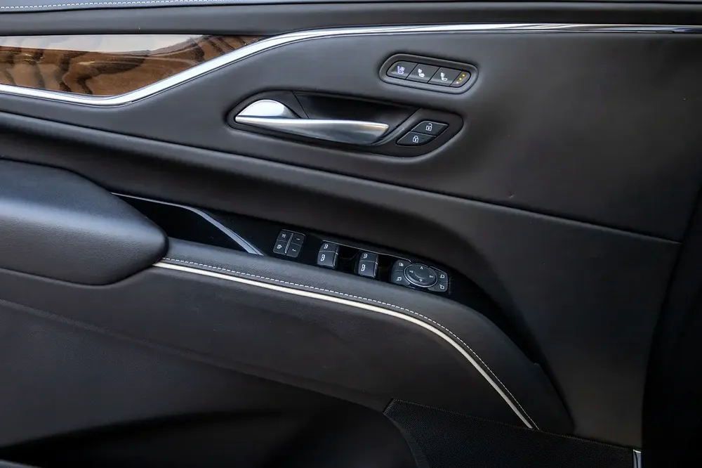 Cadillac Escalade 2024 Japanese specs | Warranty | Service Contract - Image 8