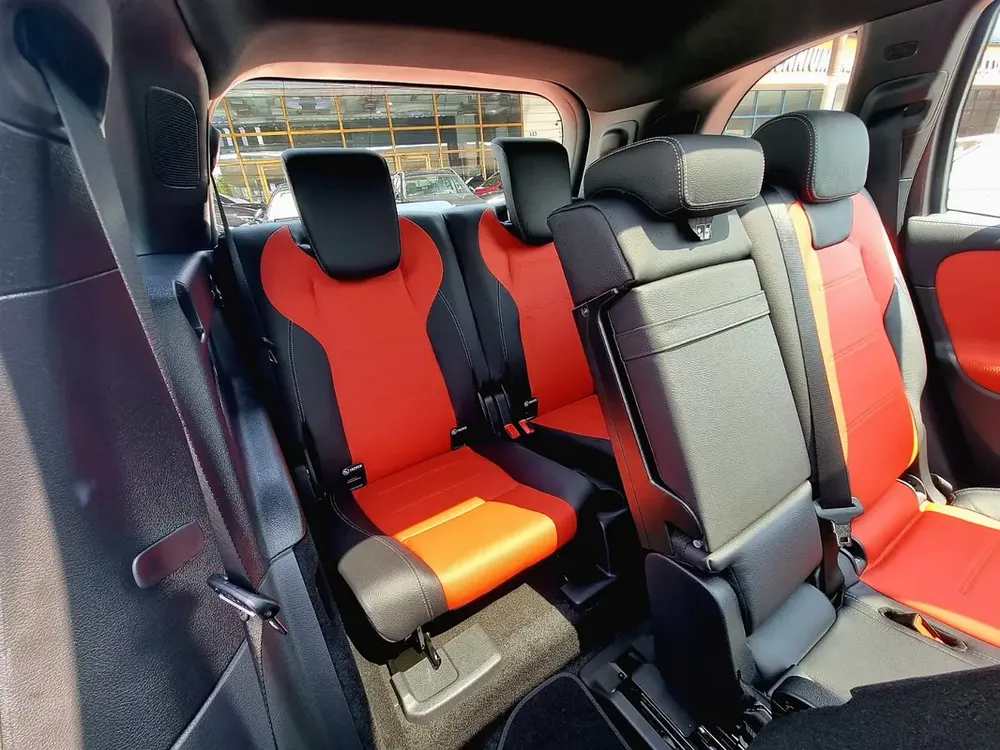 Mercedes-Benz GLB 200 AMG SUV 7 Seater Under Warranty 2025 GCC - Image 13