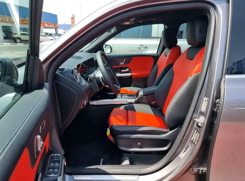 Mercedes-Benz GLB 200 AMG SUV 7 Seater Under Warranty 2025 GCC - Image 7