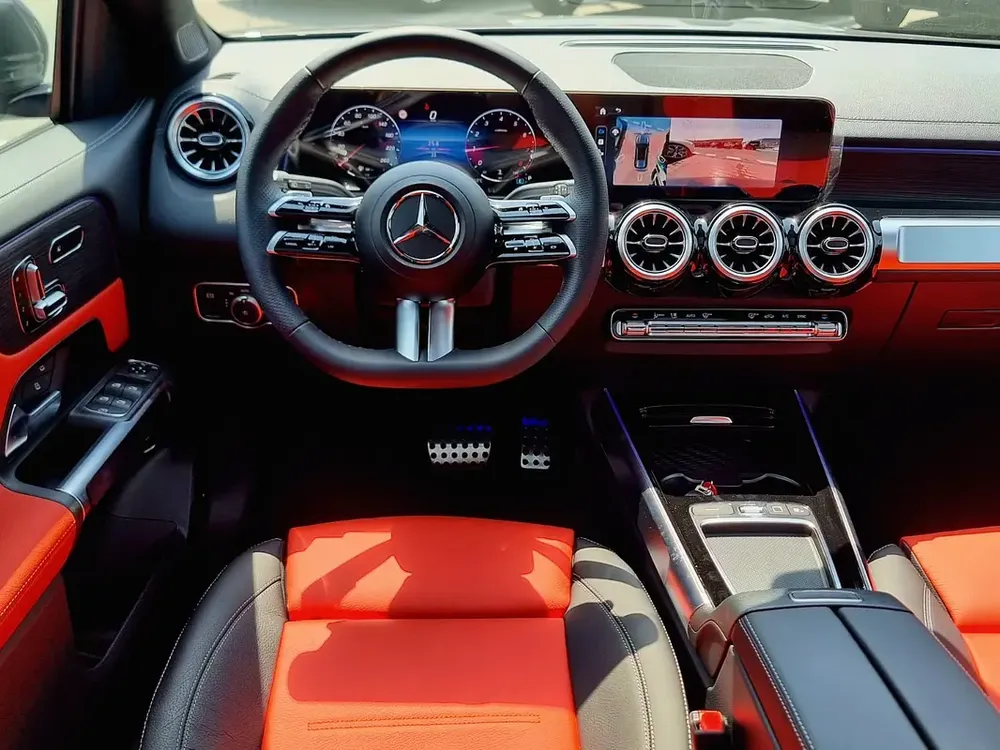 Mercedes-Benz GLB 200 AMG SUV 7 Seater Under Warranty 2025 GCC - Image 9