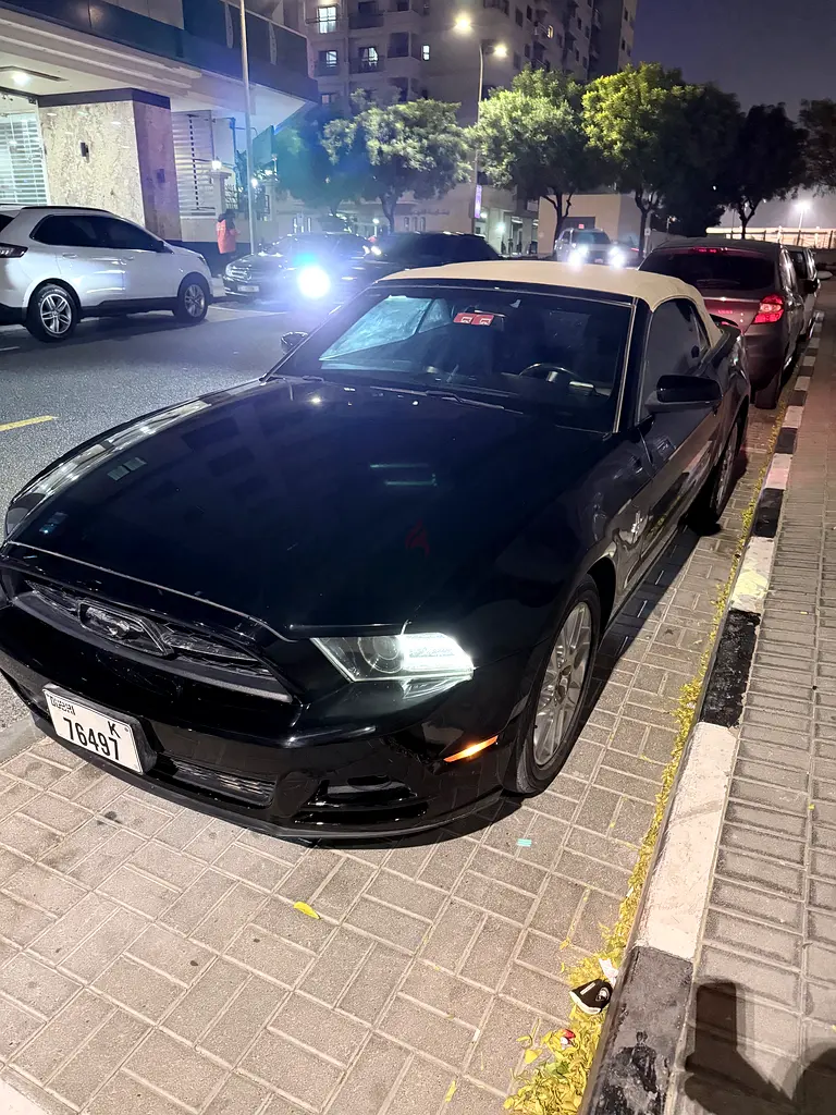 2014 convertible mustang in a mint condition - Image 7
