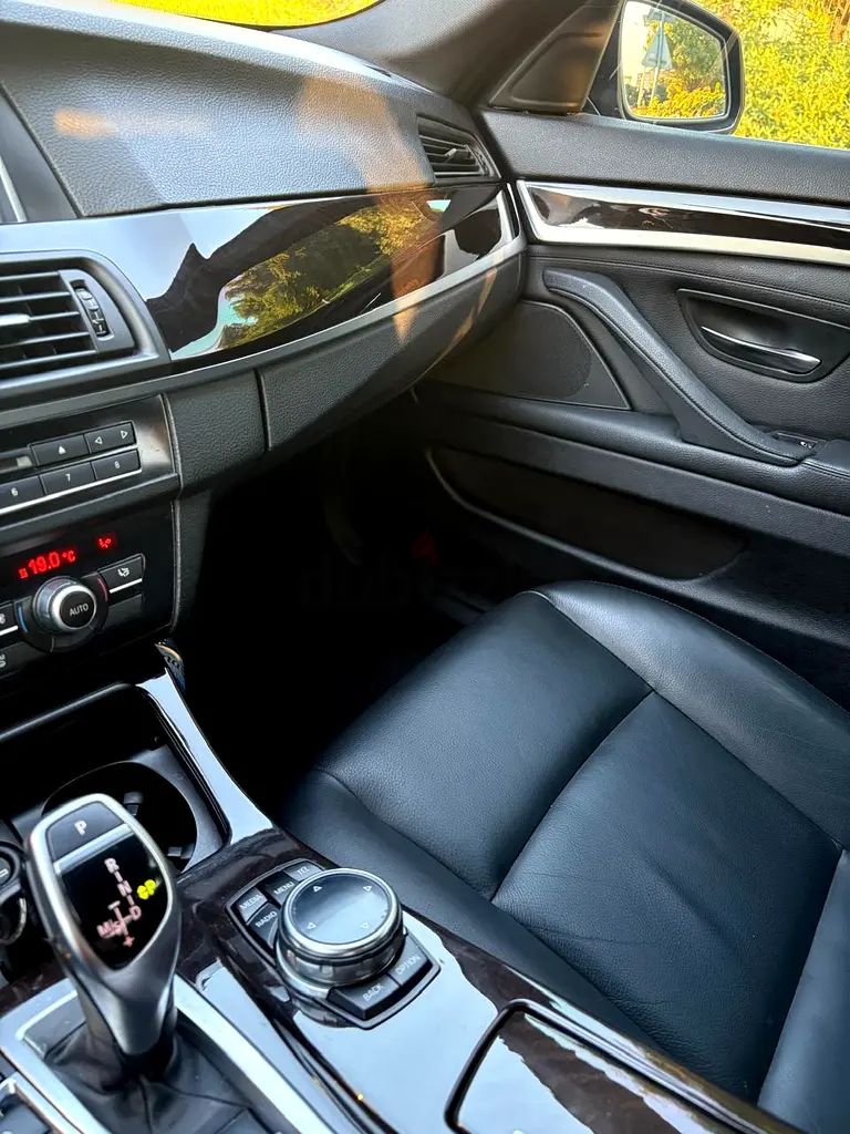BMW 528i GCC Full service history - Image 6