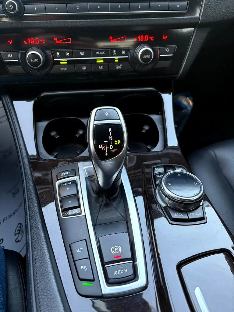 BMW 528i GCC Full service history - Image 7