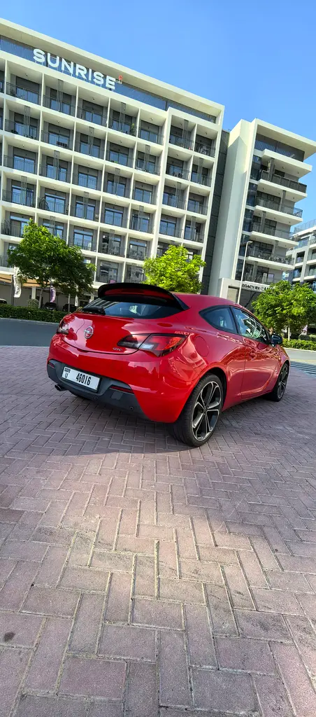 Opel Astra GTC 2016 - GCC Specs - Excellent Condition, Well Maintained with new tires  battery - Image 5