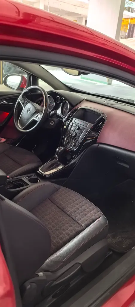 Opel Astra GTC 2016 - GCC Specs - Excellent Condition, Well Maintained with new tires  battery - Image 8