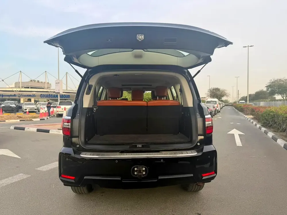 Nissan patrol V8 LE platinum 2020. Gcc, full option - Image 13