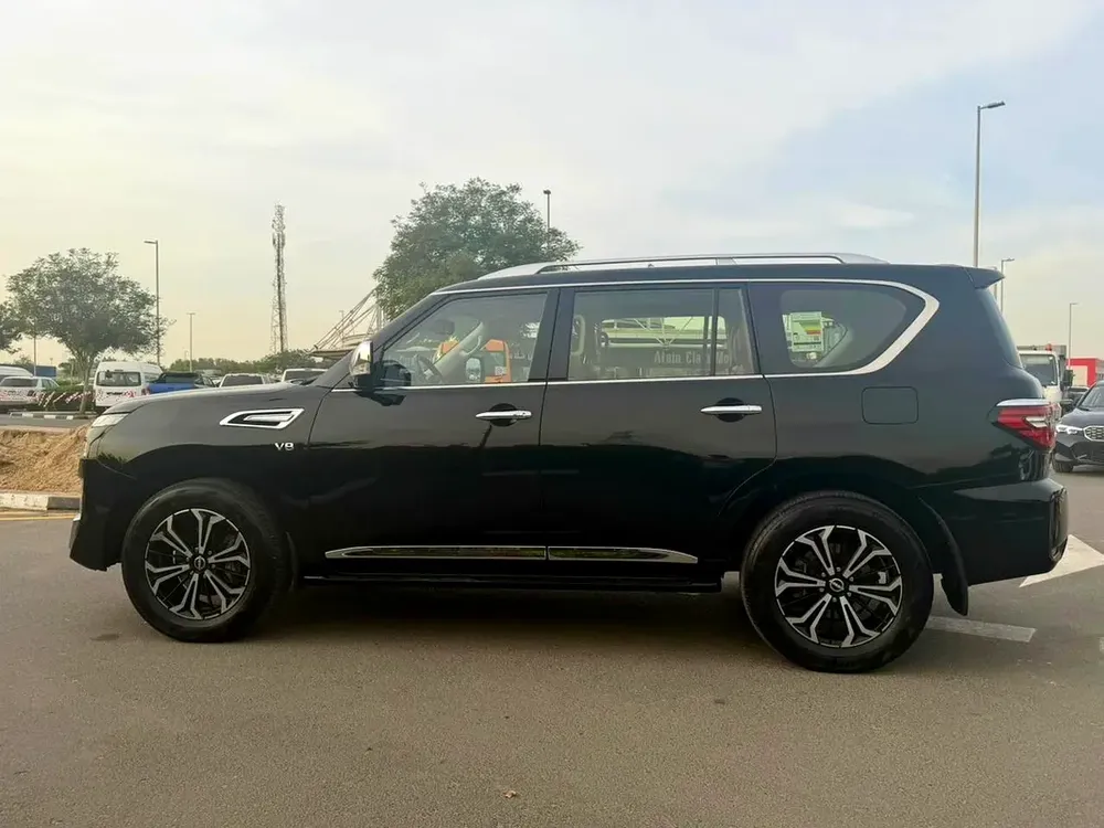 Nissan patrol V8 LE platinum 2020. Gcc, full option - Image 4