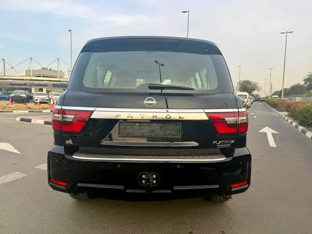 Nissan patrol V8 LE platinum 2020. Gcc, full option - Image 7