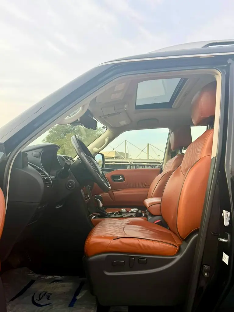 Nissan patrol V8 LE platinum 2020. Gcc, full option - Image 8