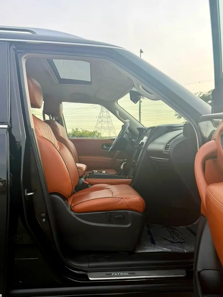 Nissan patrol V8 LE platinum 2020. Gcc, full option - Image 9