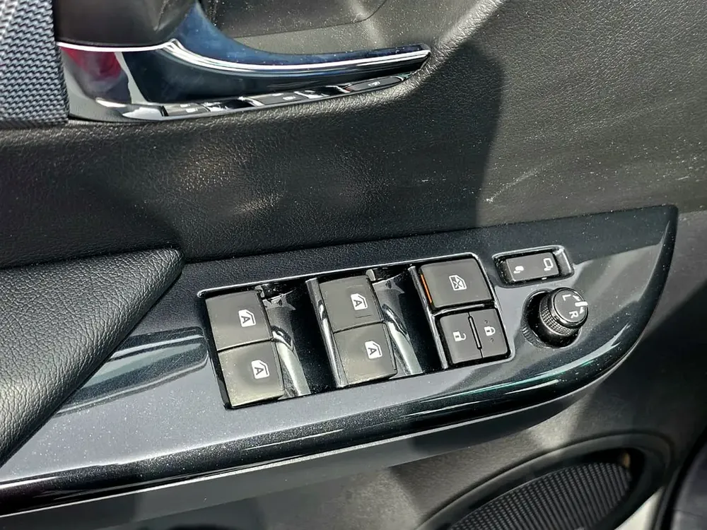 2025 Toyota Hilux GR Sport - GCC Specs - Brand New! - Image 4