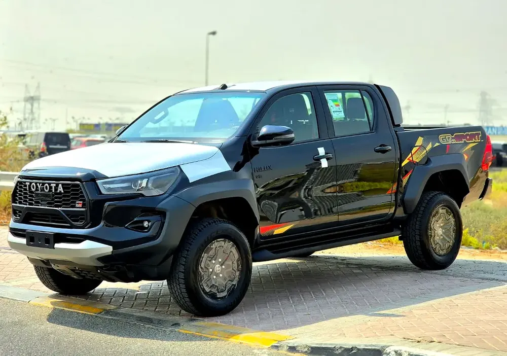 2025 Toyota Hilux GR Sport - GCC Specs - Brand New! - Image 5