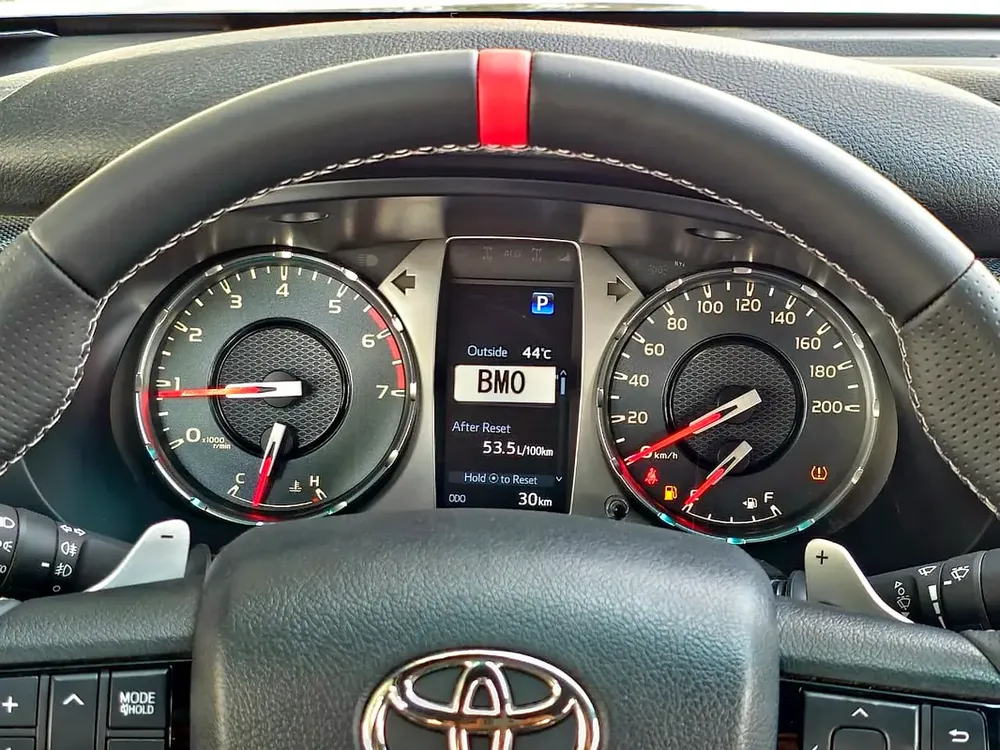 2025 Toyota Hilux GR Sport - GCC Specs - Brand New! - Image 7