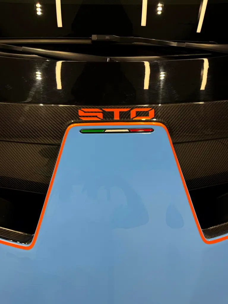 Lamborghini Huracan EVO Coupe 2022 - Pristine Condition - Image 11