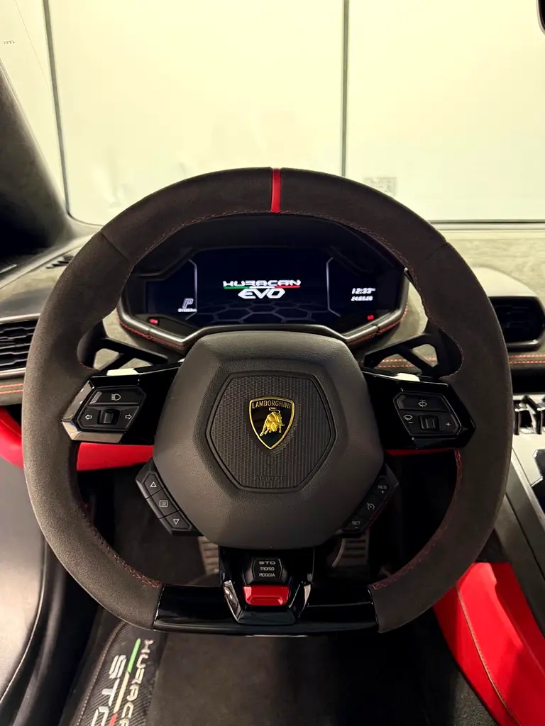 Lamborghini Huracan EVO Coupe 2022 - Pristine Condition - Image 18