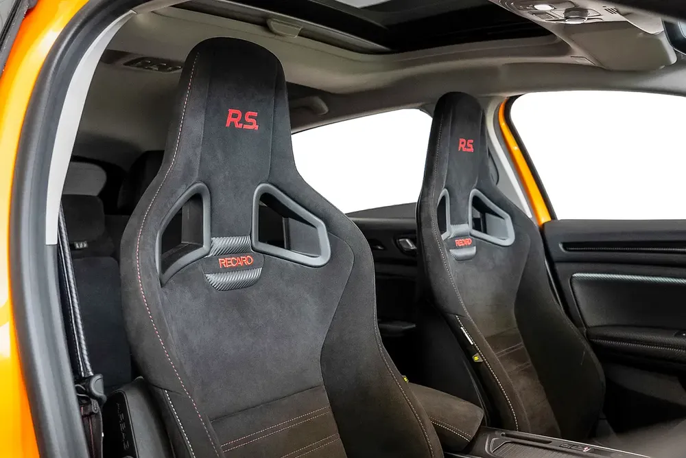 3,244 AED / 60 months | 0% DP | 2024 Renault Megane RS Ultime Edition / Renault Warranty - Image 14