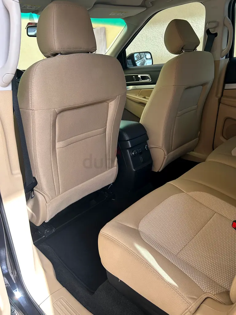 Ford Explorer XLT 2017 | GCC Specs | Well Maintained - Image 11