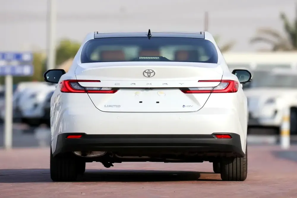 Toyota Camry Limited 2026 GCC Specs - Image 4