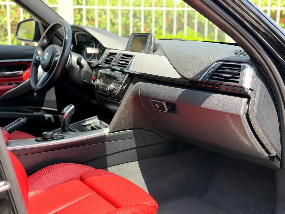 BMW 330i M Sport 2016 (GCC Specs – Perfect Condition) - Image 12