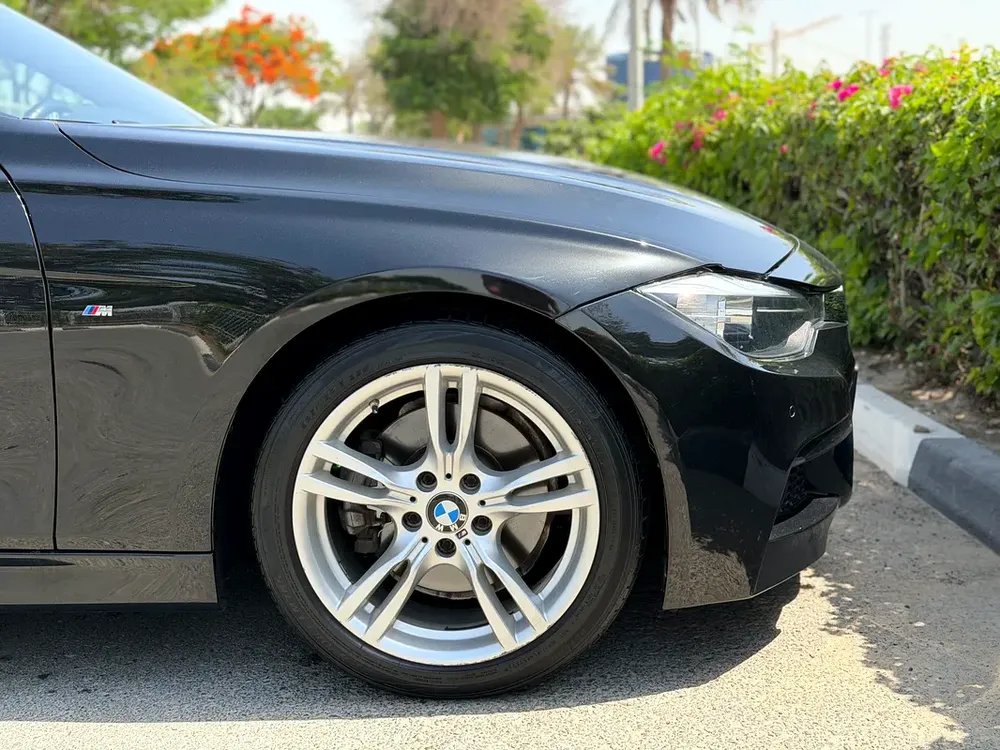 BMW 330i M Sport 2016 (GCC Specs – Perfect Condition) - Image 5