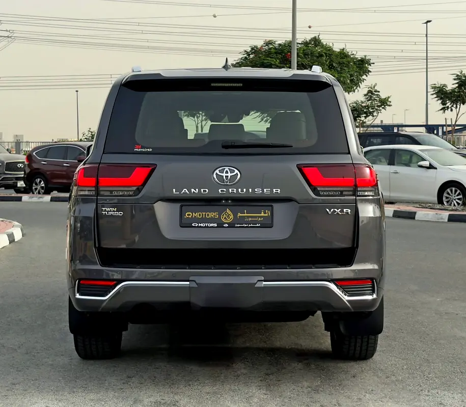 2022 Toyota Land Cruiser VXR Twin Turbo, GCC Specifications - Image 6