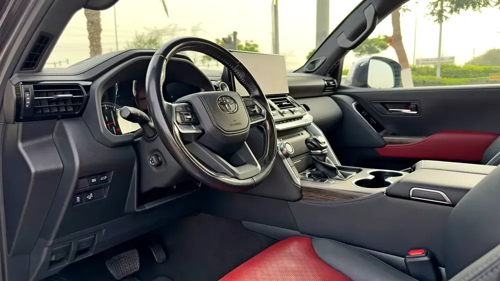 2022 Toyota Land Cruiser VXR Twin Turbo, GCC Specifications - Image 8