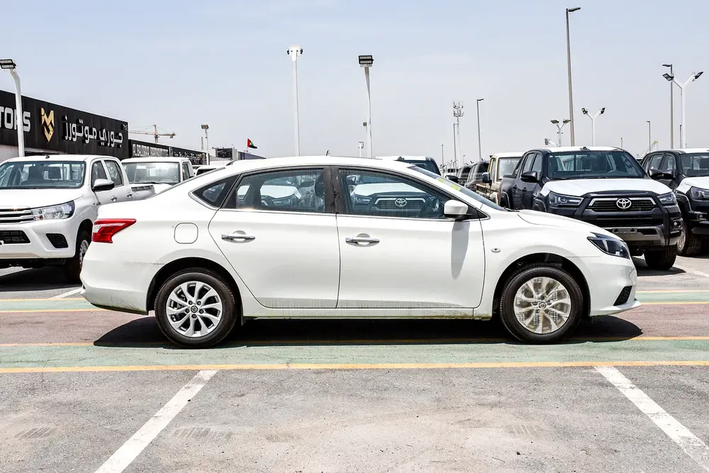 New 2025 Nissan Sylphy with sunroof - Image 12