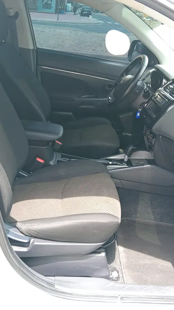 Mitsubishi ASX GLS 2019 - GCC Specs - Excellent Condition LADY DRIVEN - Image 12