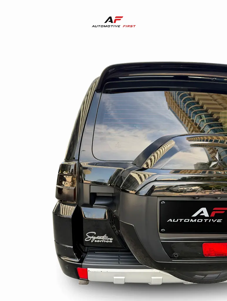 2020 Mitsubishi Pajero Black Signature Edition | Full Mitsubishi Service | Pristine Condition. - Image 15