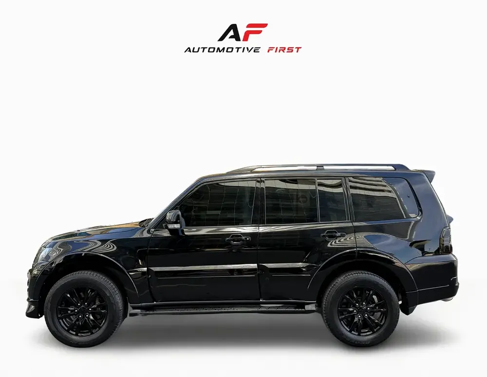 2020 Mitsubishi Pajero Black Signature Edition | Full Mitsubishi Service | Pristine Condition. - Image 4