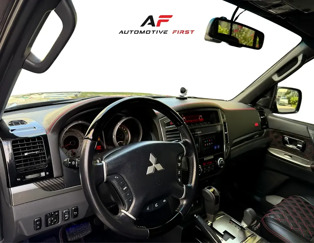2020 Mitsubishi Pajero Black Signature Edition | Full Mitsubishi Service | Pristine Condition. - Image 5