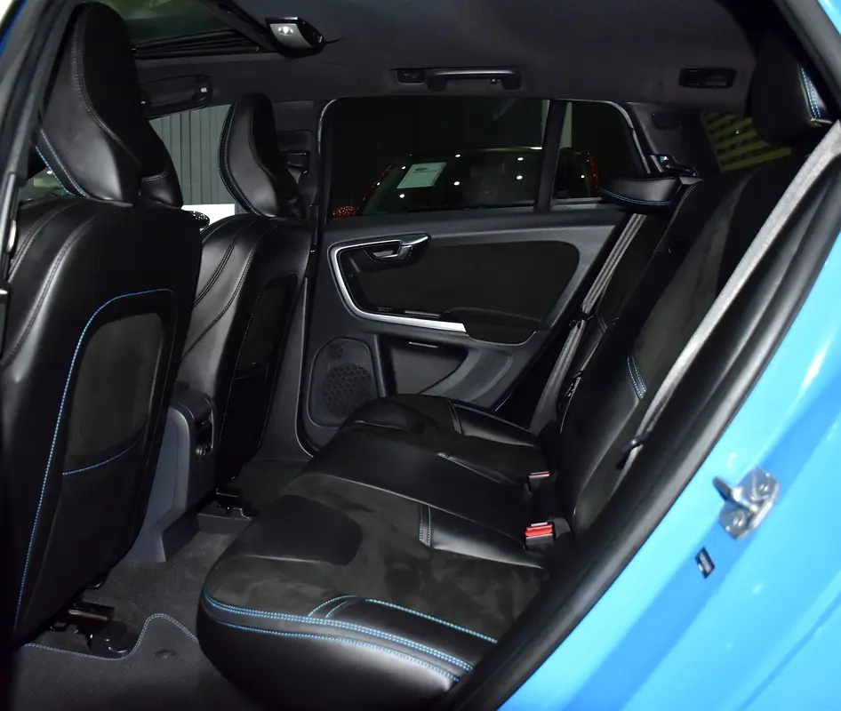EXCELLENT DEAL for our Volvo V60 Polestar T6 ( 2016 Model ) in Blue Color GCC Specs - Image 18