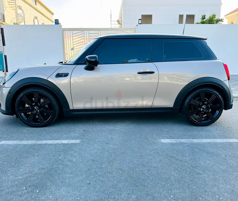 2023 MINI Cooper S GCC Specs - Excellent Condition - Image 5