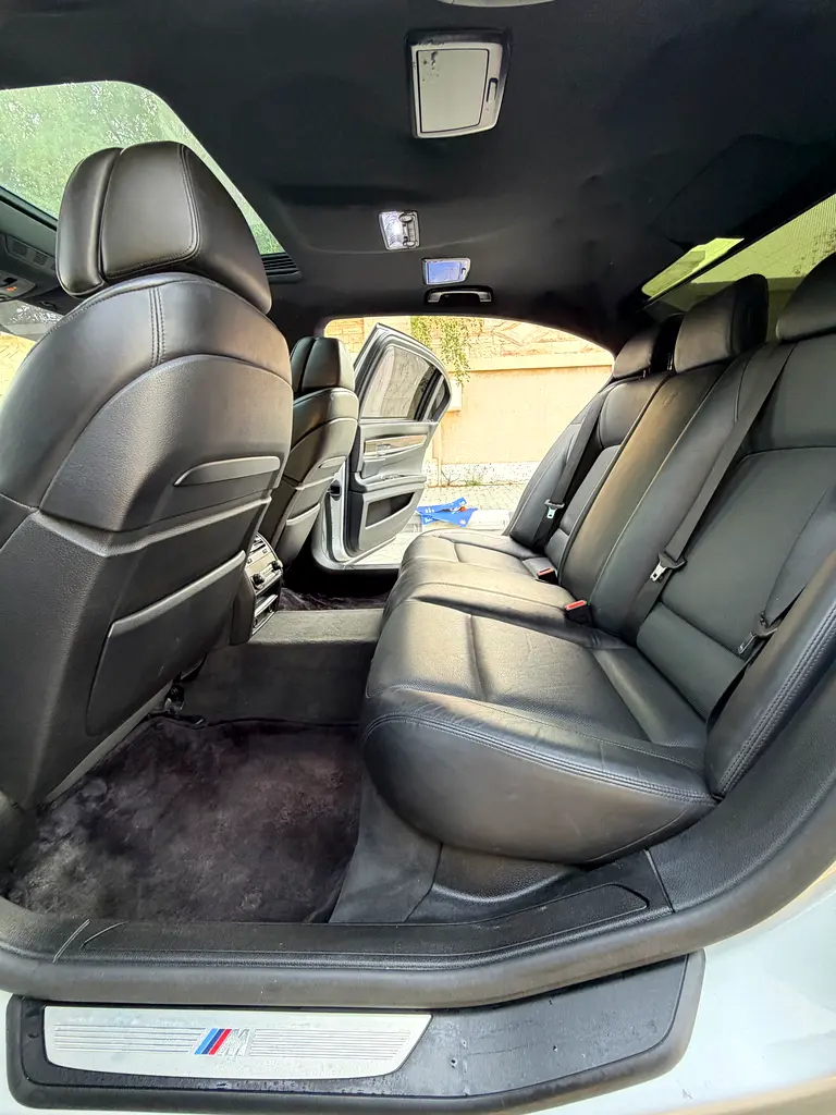 BMW 750Li M power 2012, full options, super clean car, low mileage, family use - Image 14