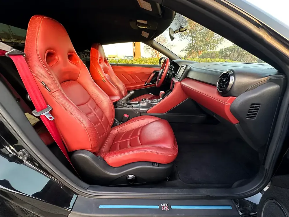 NISSAN GT-R 2017 GCC NO ACCIDENTS NO PAINT IN PERFECT CONDITION - Image 7