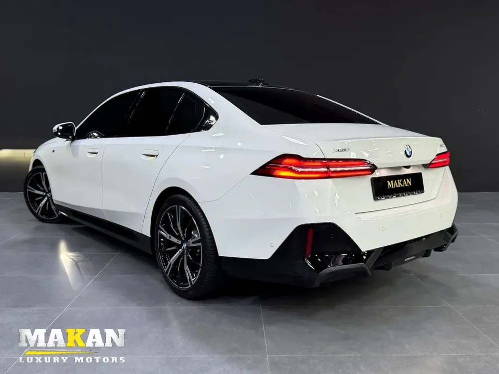 BMW 530i - Image 6
